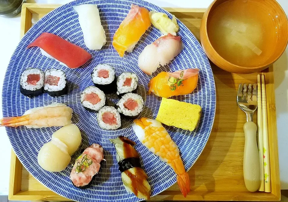 ⭐割引お寿司で満足夕食⭐|きむめぐさん