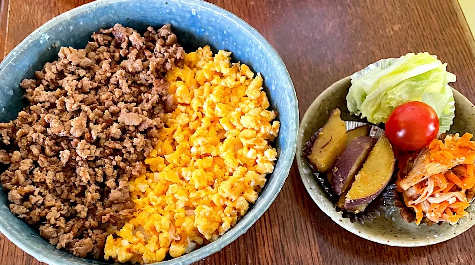 ランチ♯そぼろ丼|小松菜さん