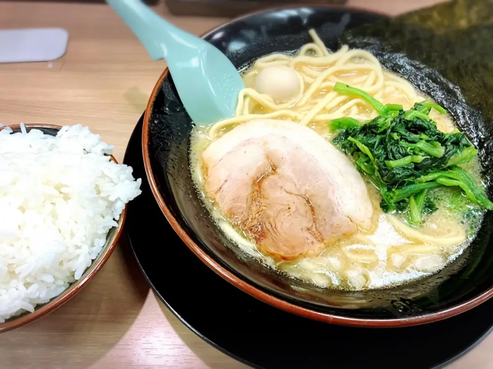 ラーメン 醤油 ¥680|Blue Moon Caféさん