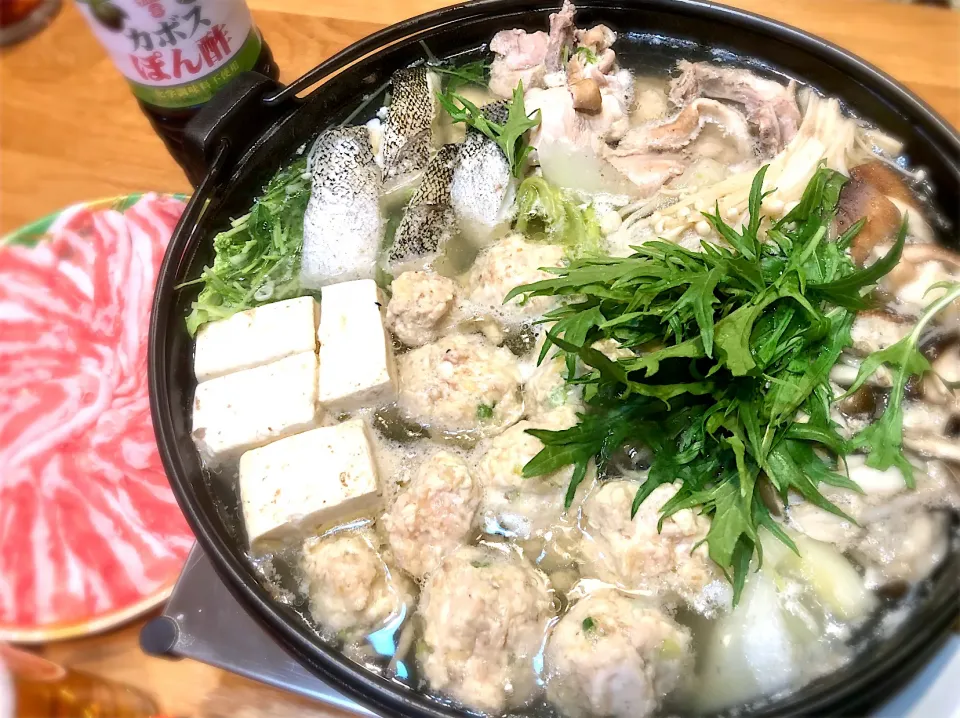 寄せ鍋〜　鶏つくね・鶏肉・鱈・豚しゃぶ肉じゃが|じゅんさんさん