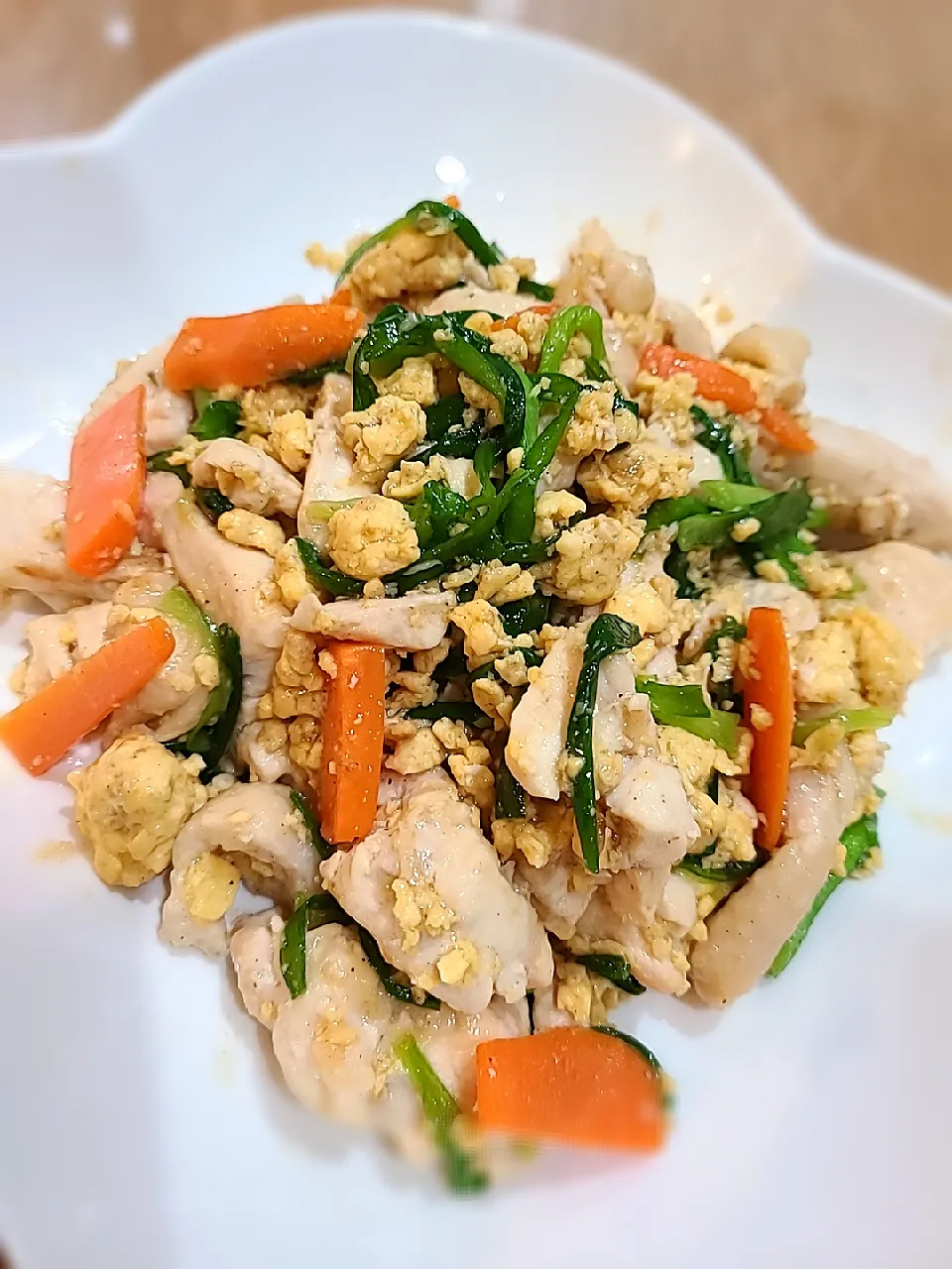 鶏胸肉と玉子とニラの香味炒め😋|みぽりん♪さん