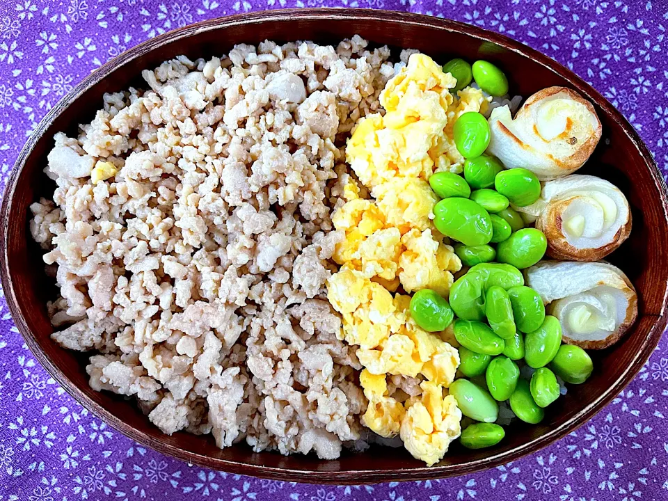 鶏そぼろ弁当　ちくわチーズ巻き|ジャイママさん