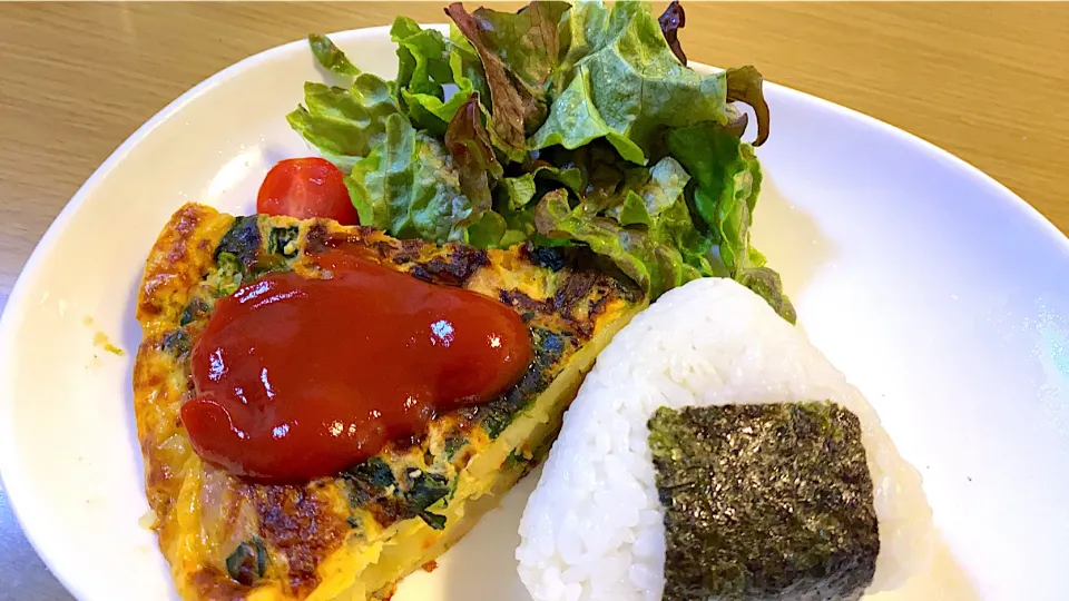 幸せごはん☆スパニッシュオムレツと、坦々ひき肉おにぎり|Megumiさん