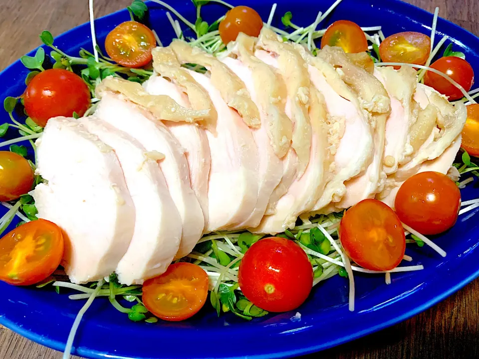 Snapdishの料理写真:鶏胸肉のサラダ🥗|パオパオあつこさん