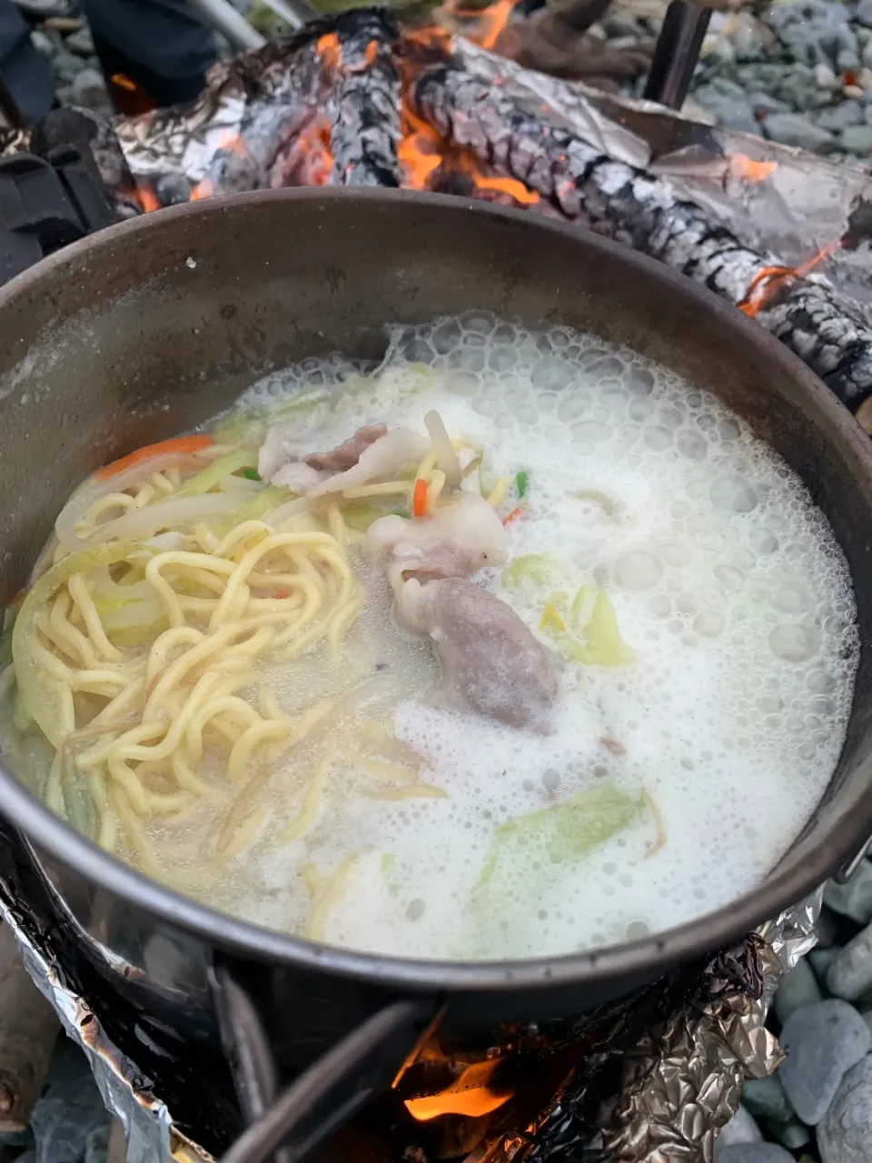 キャンプ飯⛺️ちゃんぽん|とももさん