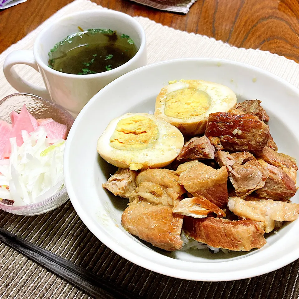 Snapdishの料理写真:角煮丼|akkoさん