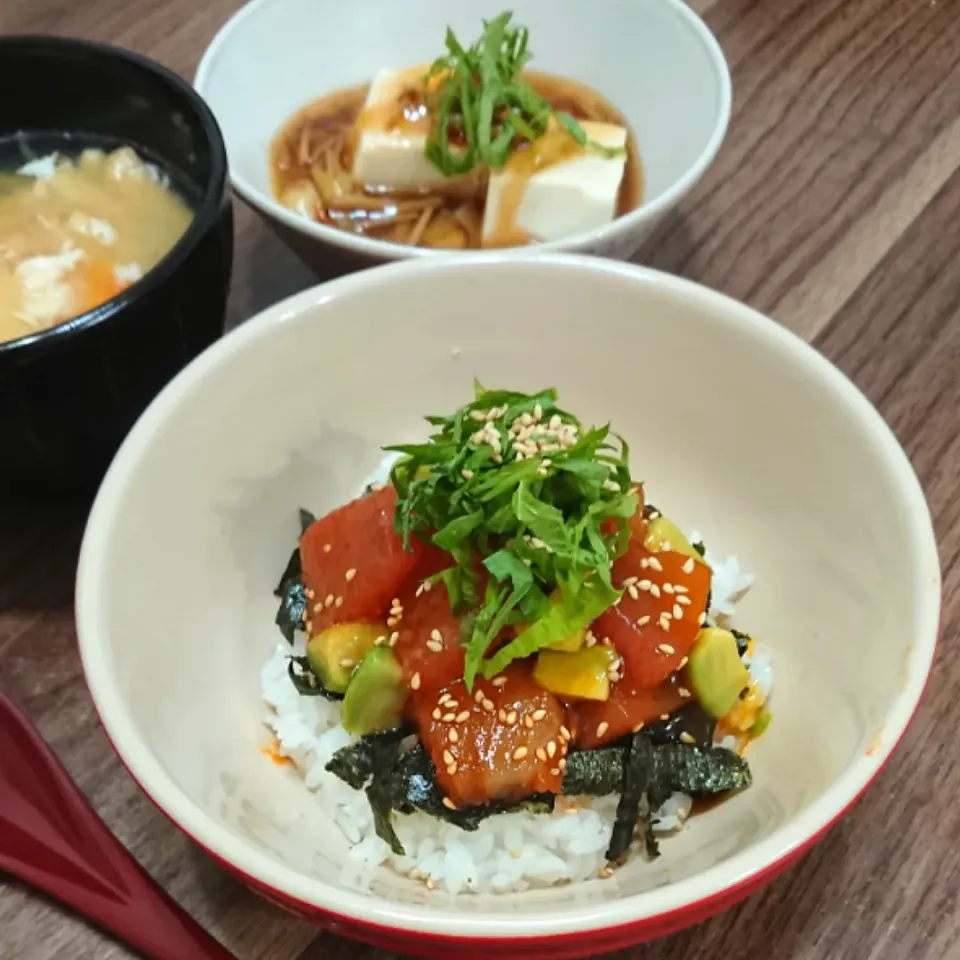 鮪とアボカドのユッケ丼|ゆりちさん