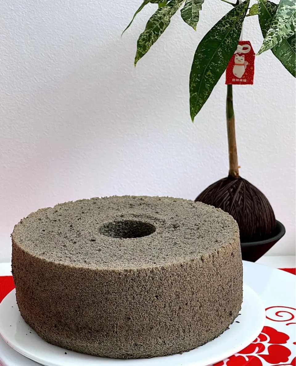 Black sesame chiffon cake|12Dragonさん