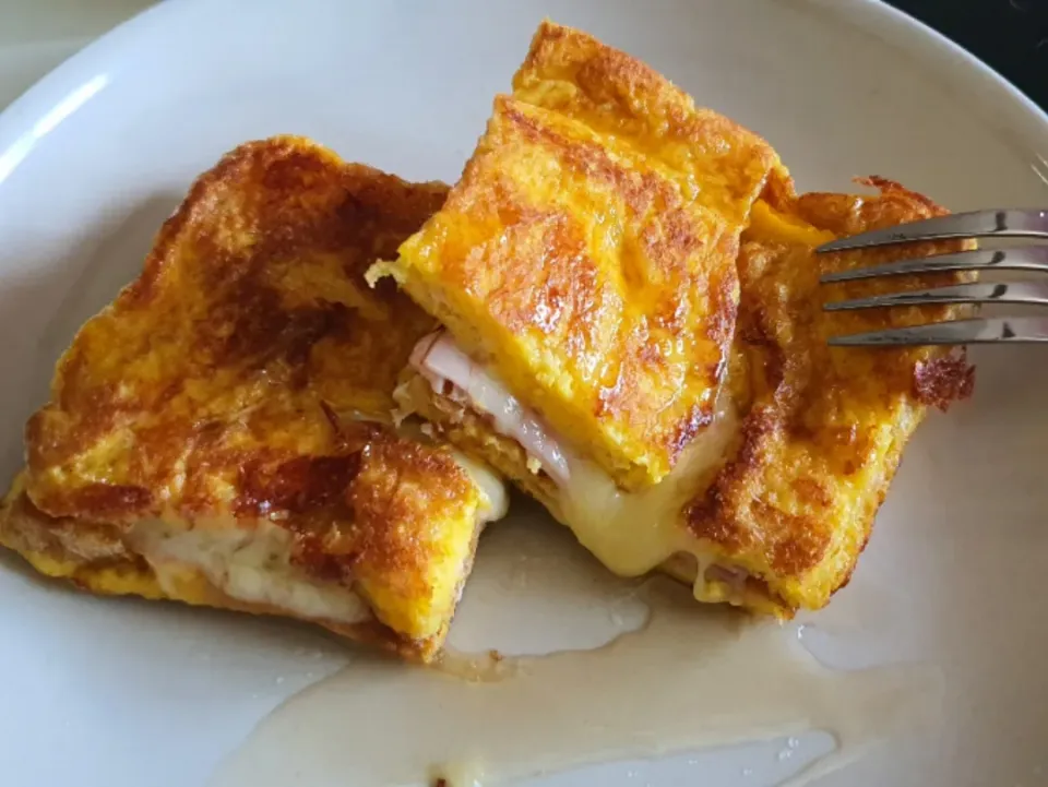 French toast with honey baked ham + mozarella 
Good Morning Tea 😋🥰💁‍♀️🙆‍♀️🙋‍♀️💋💕|🌷lynnlicious🌷さん