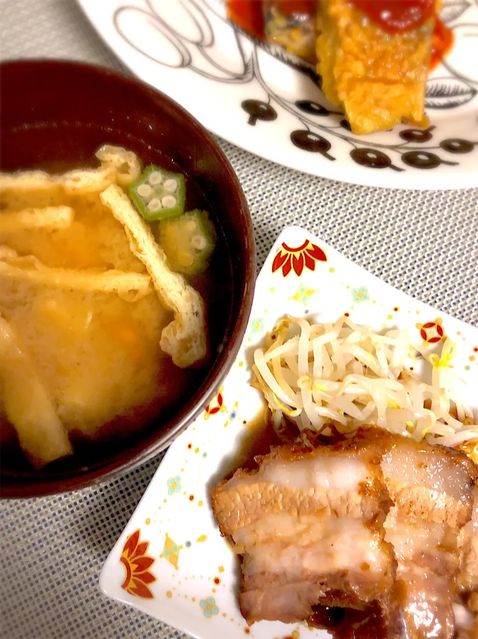 焼き豚　豆腐とおくらのお味噌汁|amanojakuさん