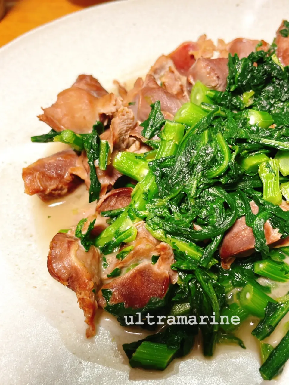 ＊砂肝と春菊の中華醤油炒め♪＊|ultramarineさん