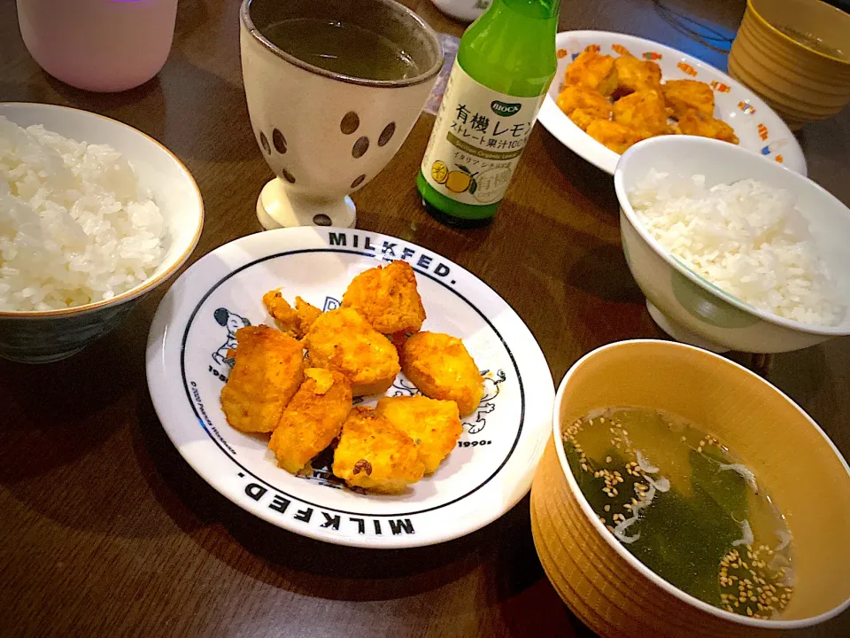 鶏唐揚げ　わかめと干し海老の胡麻スープ　煎茶|ch＊K*∀o(^^*)♪さん