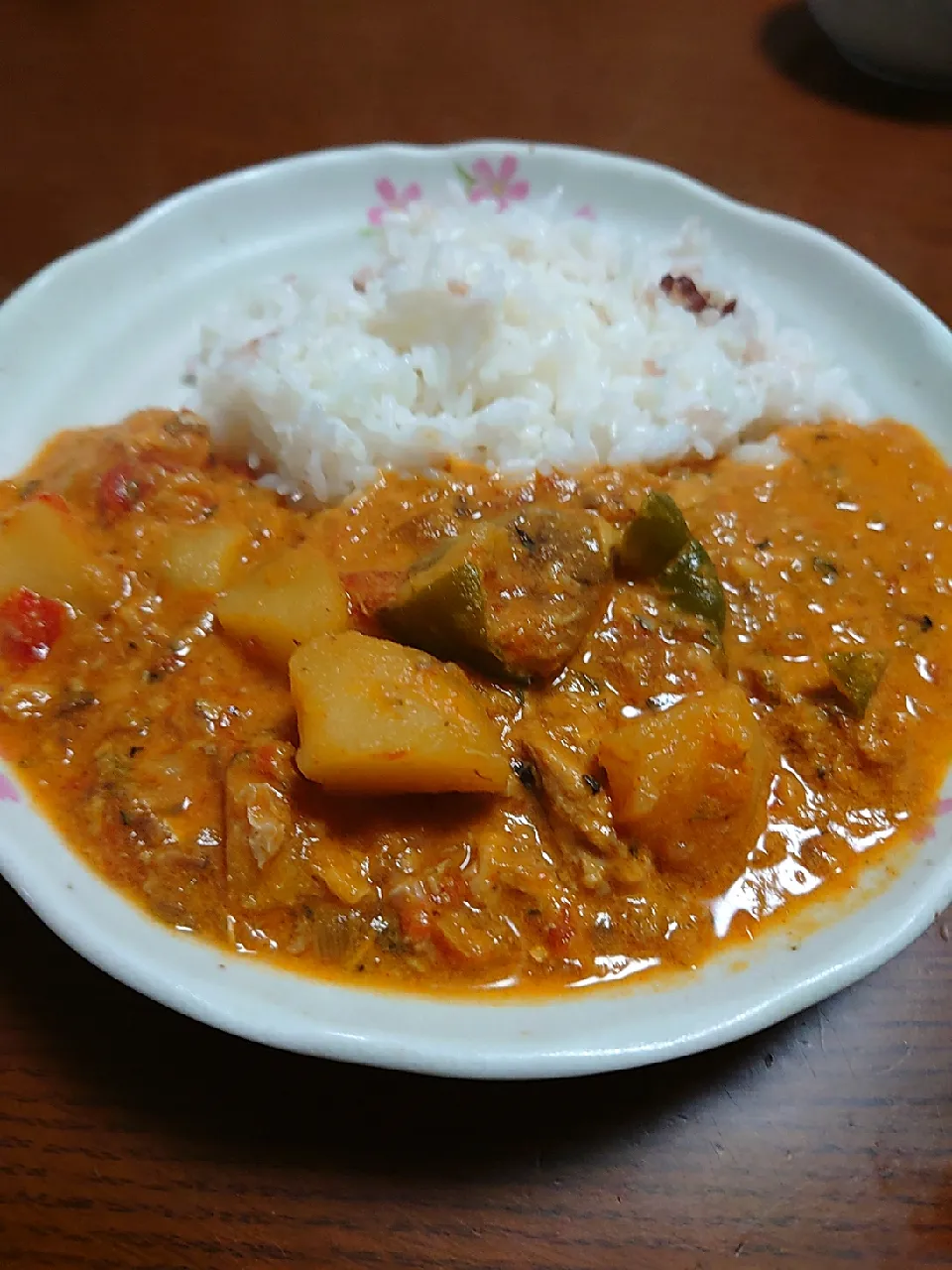 スパイスカレー
サバ缶、じゃがいも、ピーマン|ぱやさん