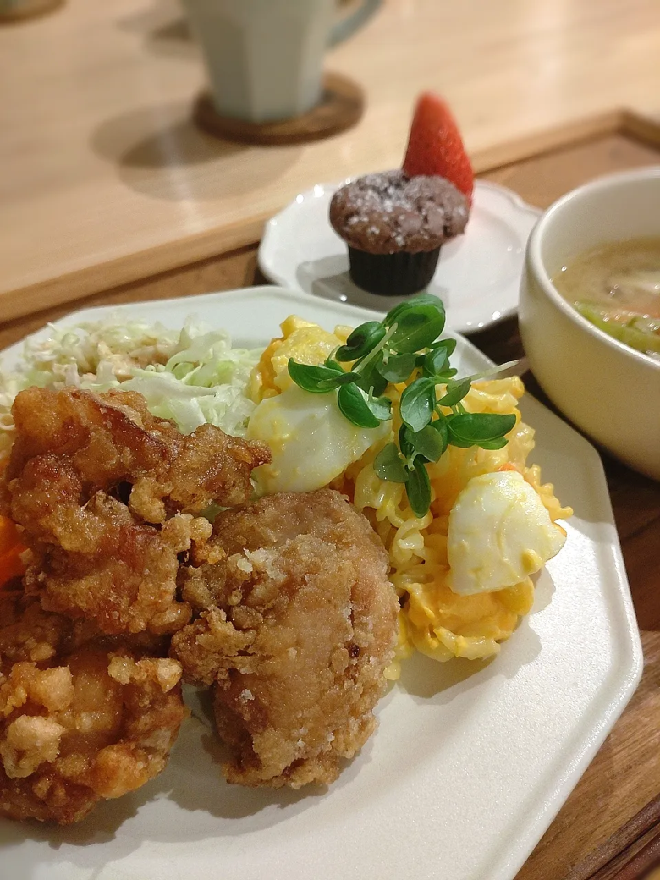 Snapdishの料理写真:唐揚げ定食|えりえーるさん