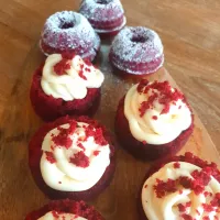 Happy Valentines Day. Red Velvet Mini Cakes|YCさん