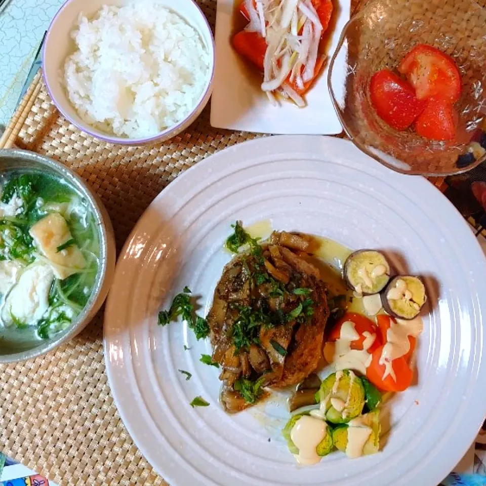 豆腐ハンバーグ(キノコソース)で夕ご飯🍴|ポチさん