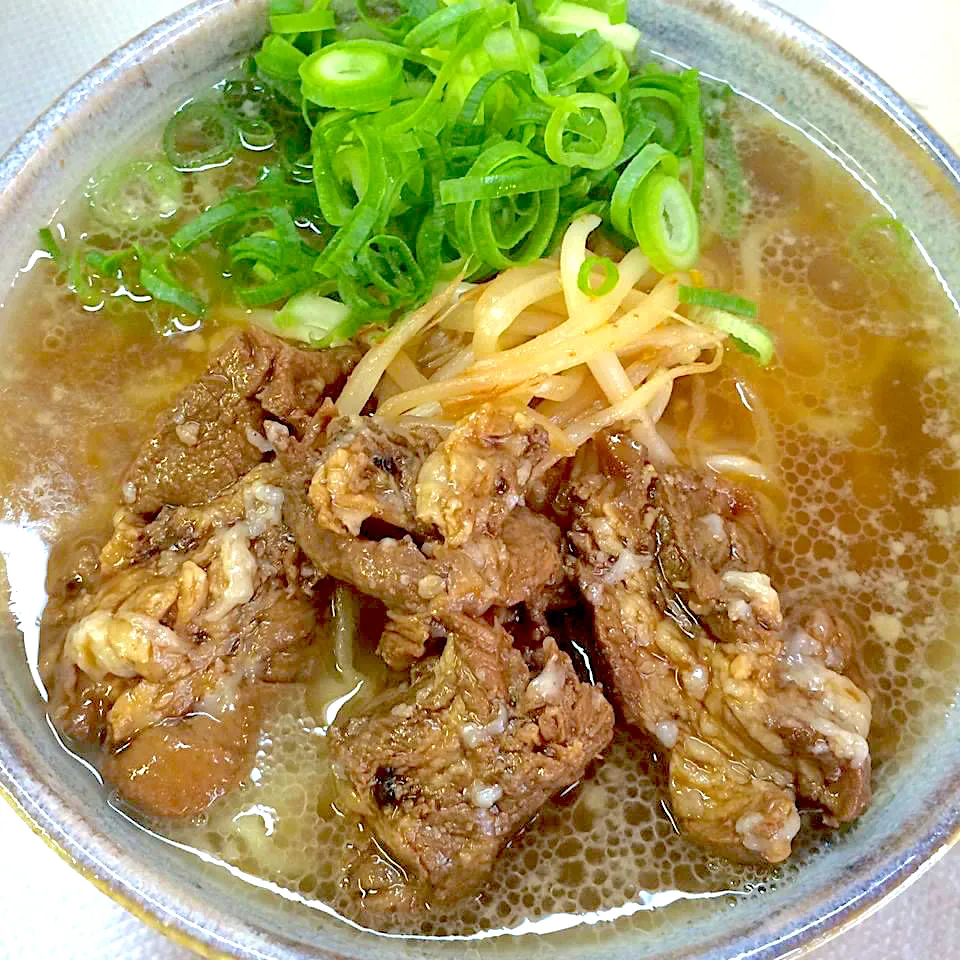 牛すじ仕込み入ラーメン|潤さん