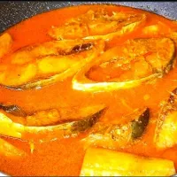 Snapdishの料理写真:Hilsa Fish Curry|Bangladeshi Recipe.|Rasheda's Houseさん