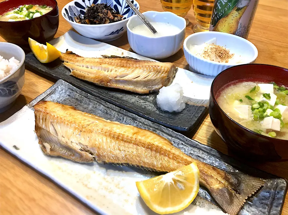 トロほっけ焼き　鯖水煮入りひじき煮　カブの酢物|じゅんさんさん