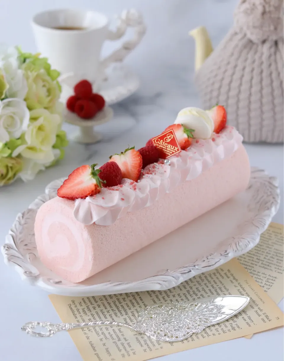 いちごチョコロールケーキ🍓|もえさん