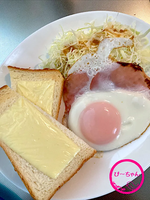 Snapdishの料理写真:今日の朝ご飯。|☆ぴ〜ちゃん☆さん