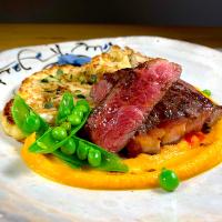 Valentine’s Dinner - NY Strip Steak & Cauliflower Steak with Carrot Purée
(バレンタイン•ディナー💕NYストリップステーキとカリフラワーのステーキ、人参のピュレ)