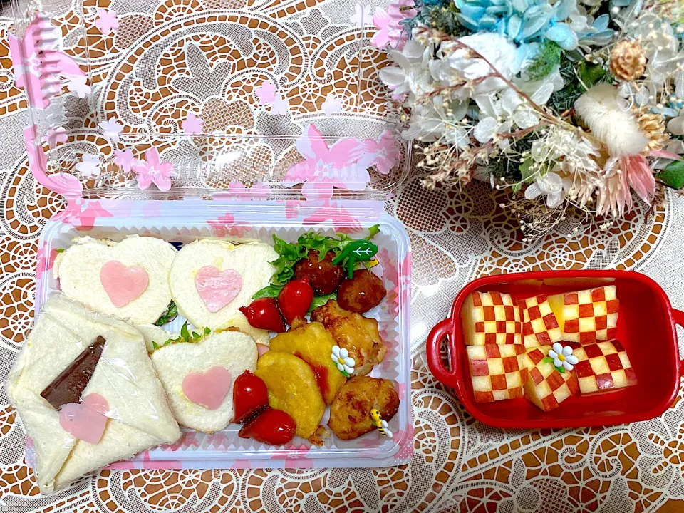 Snapdishの料理写真:2022.2.1はハートのサンドイッチ弁当♥️|makoさん