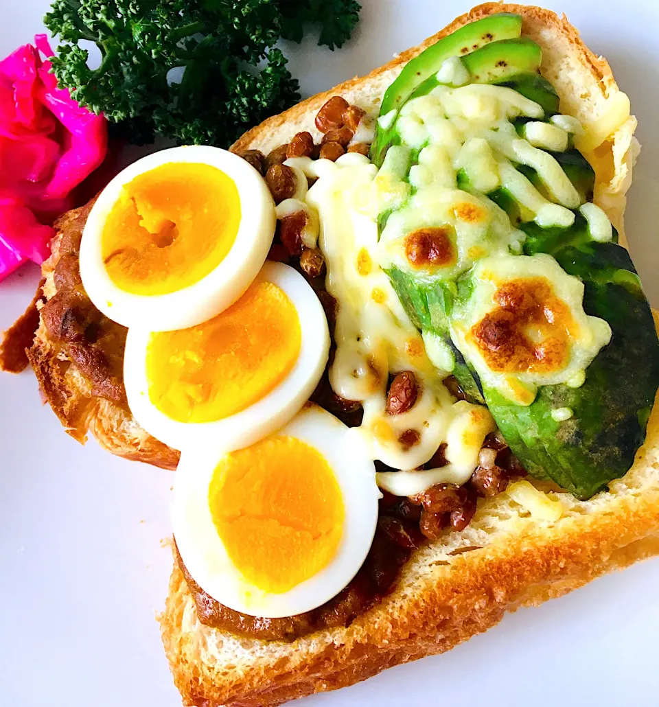 トースト^_^👍アボカドチーズ🥑🧀納豆マヨネーズ、スパイスチキンカレー茹で卵😋美味い^ - ^💖|HAMI69さん