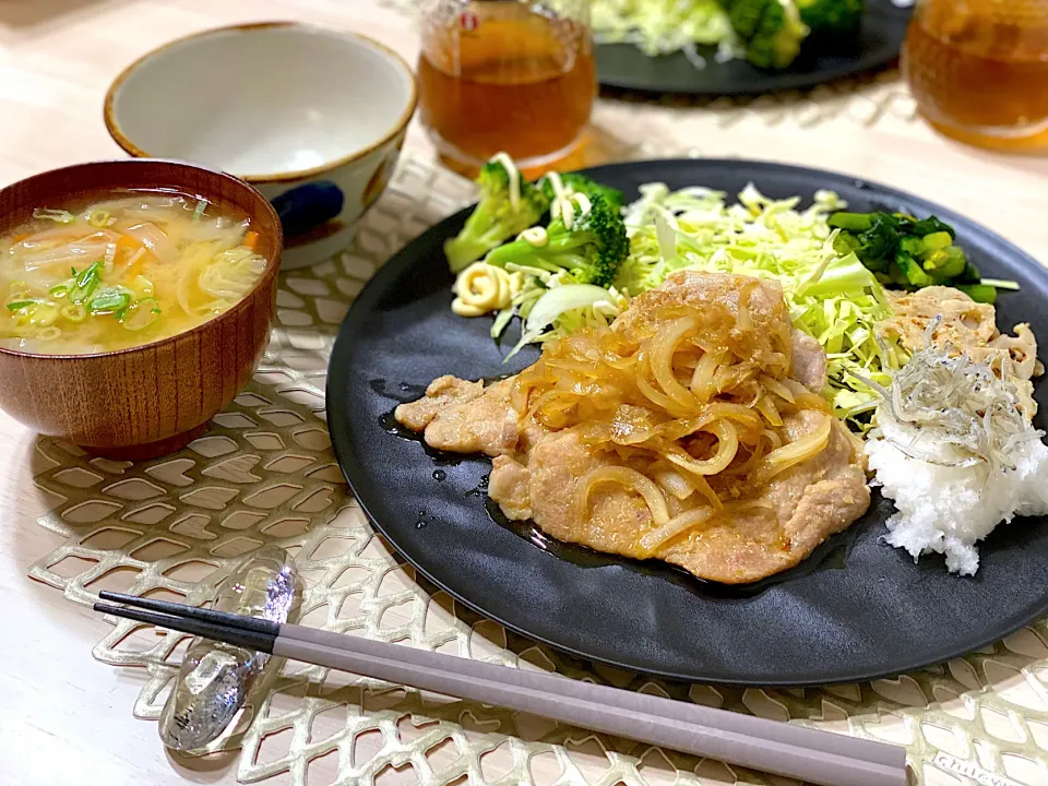 玉ねぎたっぷり生姜焼き|ひろさんとゆりさんさん