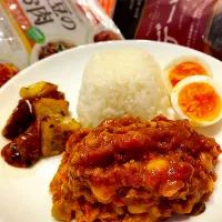 Snapdishの料理写真:大豆のお肉DEデーツのヘルシーキーマカレー