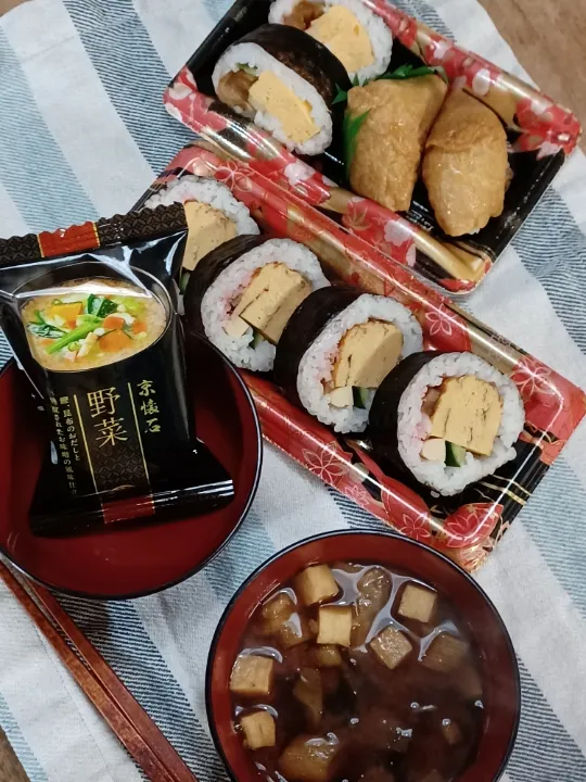 早出朝ごはん海苔巻きお稲荷FDお味噌汁|ぱいんてーるさん