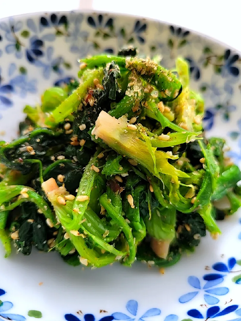 Snapdishの料理写真:至高のごま和え　
リュウジのバズレシピより

野菜が食べたい、うまぁ☺️|みるくここあさん