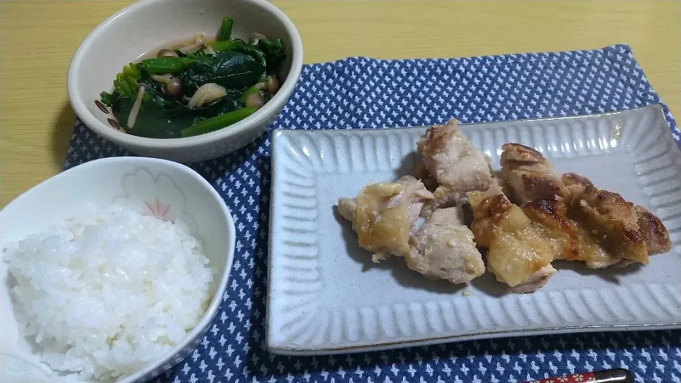 ご飯 鶏肉の塩麹焼き キノコとほうれん草の煮浸し|涼子さん