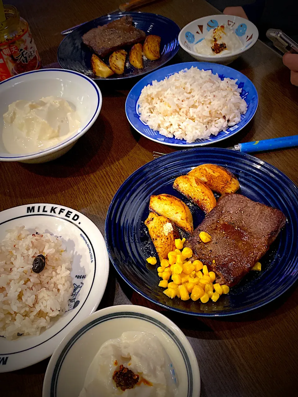 ビーフステーキ　ガーリックソース　ベイクドポテト　バターコーン　おぼろ豆腐　食べるラー油　十穀米ごはん|ch＊K*∀o(^^*)♪さん