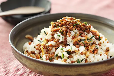 Snapdishの料理写真:桜えびと大豆のお肉の甘辛炒め混ぜごはん|マルコメ キッチンさん