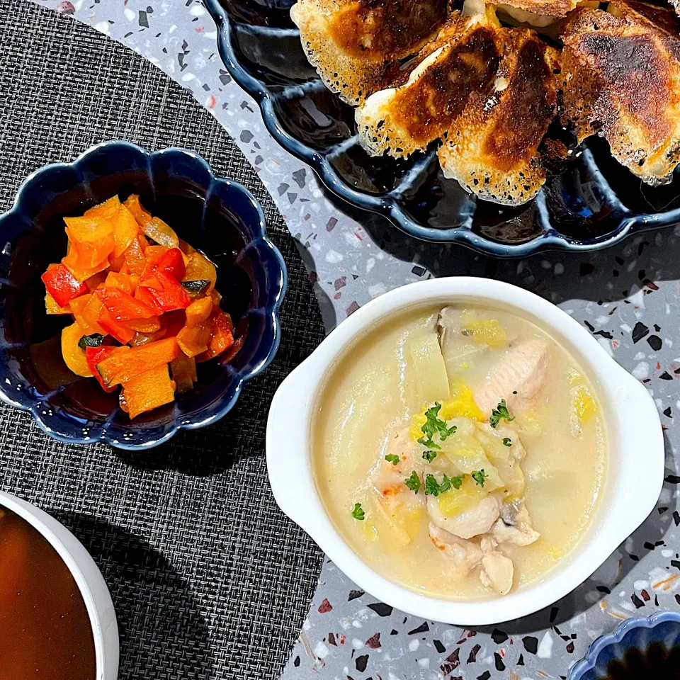 チキンと白菜のクリーム煮＆カボチャのラタトゥイユ|AKUBI*:ஐ(●˘͈ ᵕ˘͈)さん