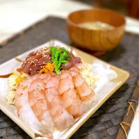 Snapdishの料理写真:つばすと生えびのゆず海鮮丼|Tsuduさん