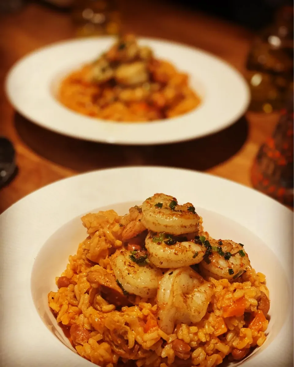 Dinner Dinner Dinner 
Chorizo & Garlic Butter Prawns Gumbo Cajun Rice with chopped leeks, carrots ,onions, Beans , with Emanuel’s Cajun Spice Seasoning 
#gumbo |Emanuel Hayashiさん