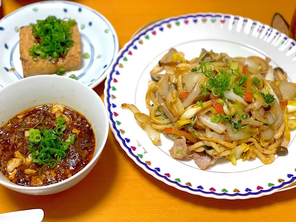 Snapdishの料理写真:🌟焼うどん🌟カリカリ厚揚げの油淋鶏ダレ🌟麻婆豆腐|まり＊さん