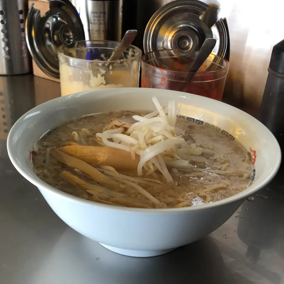 Snapdishの料理写真:＃朝から　＃ラーメン　＃ホープ軒|Hajime Sakaiさん