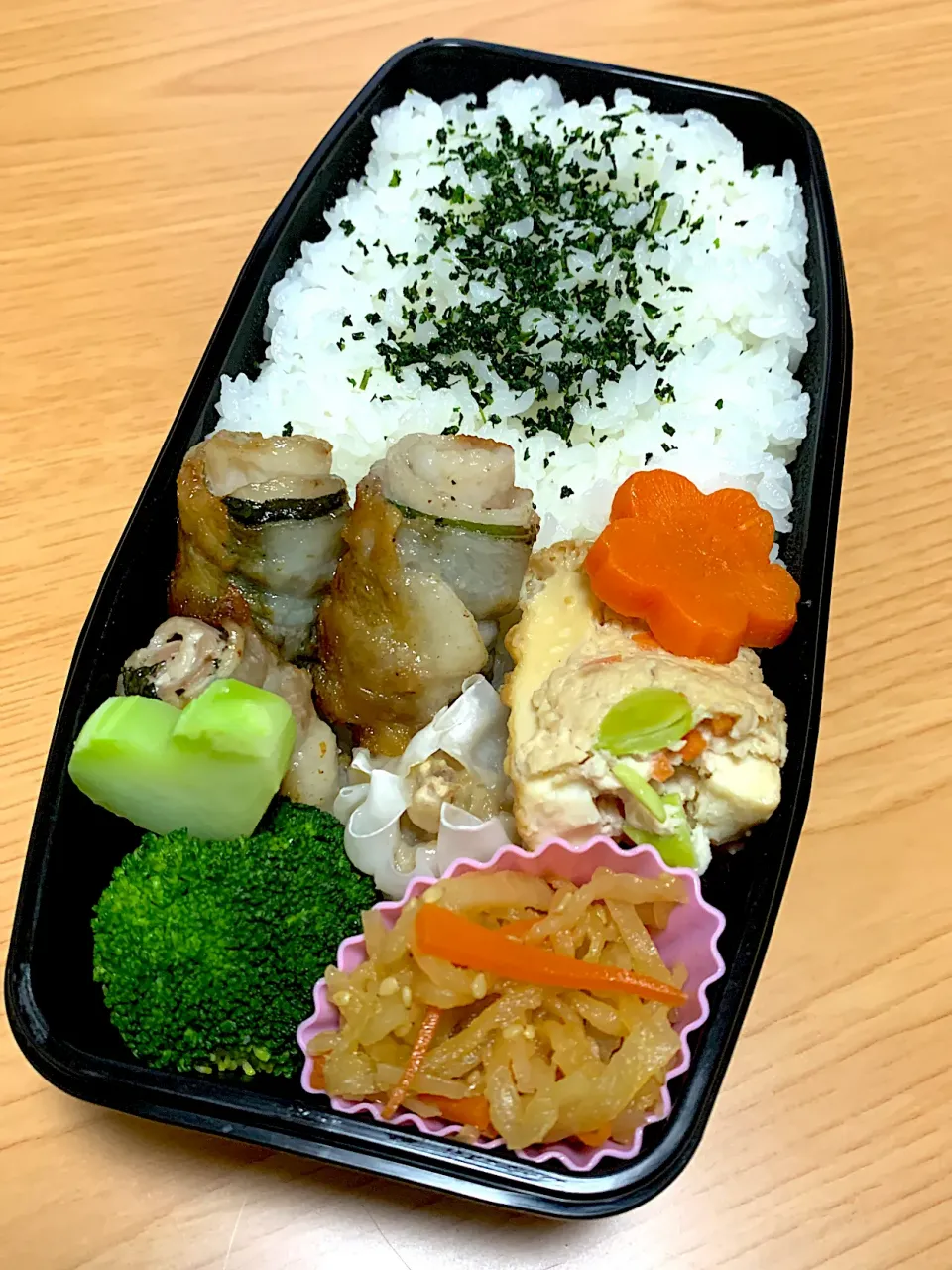 豚バラの大葉と梅巻き&厚揚げの肉詰めお弁当🍱|イタパセさん