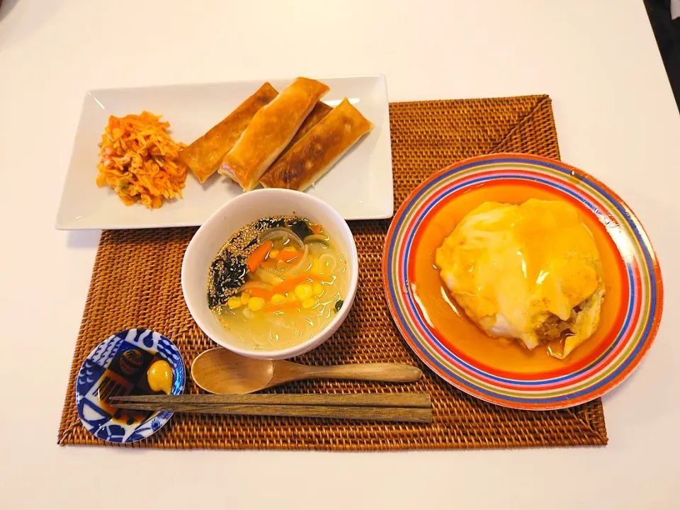 今日の夕食　天津飯、春巻き、切り干し大根のキムチ和え、わかめスープ|pinknari🐰🌈さん