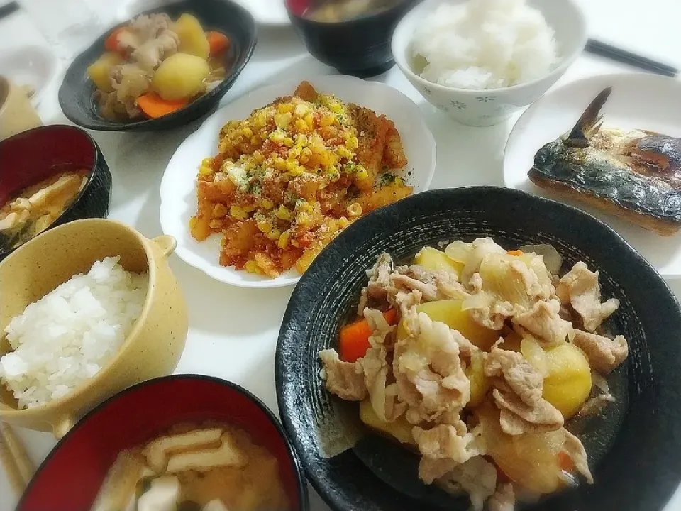 夕食(*^^*)
肉じゃが
焼魚(塩サバ)
たらこじゃかバターコーン
お味噌汁(豆腐、ワカメ、油揚げ)|プリン☆さん