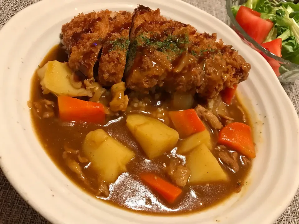 誤差あり！バレンタインデーのカツカレー🍛|まなまな♡さん