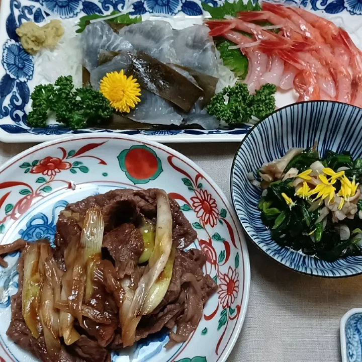 牛葱の甘辛炒めと甘海老ヒラメの昆布〆、ほうれん草と舞茸の煮浸し|ぱいんてーるさん