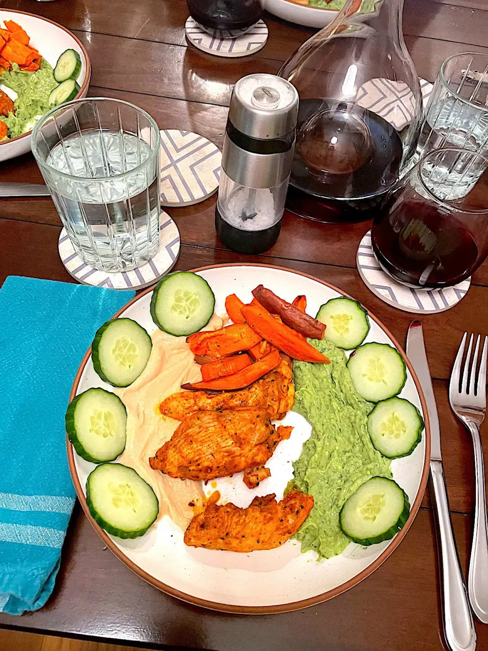 Lemon chicken with green goddess and hummus w/cucumbers and wine!|kelsさん