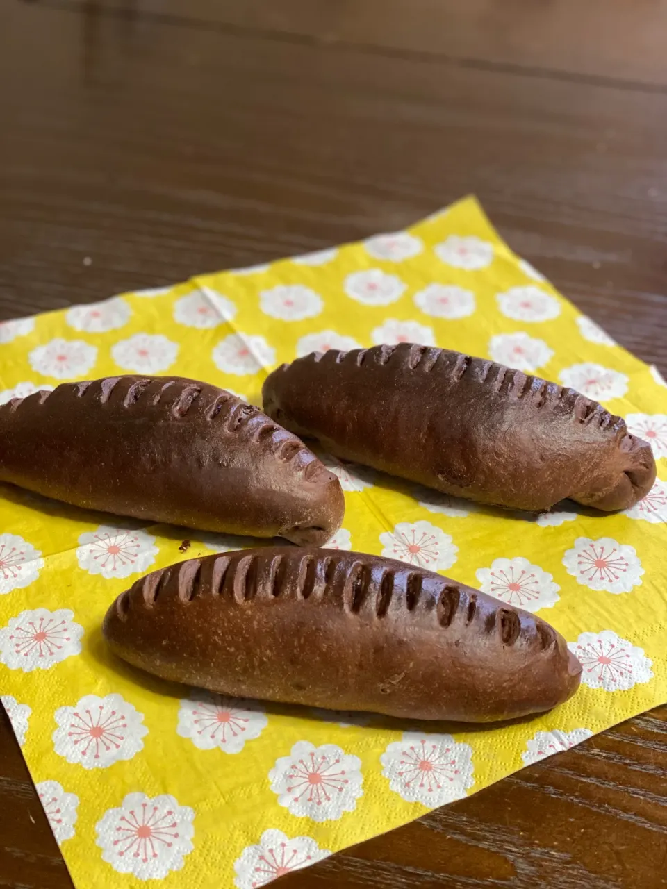 シゲルな焼き上がり😅チョコヴィエノワ|TOMOさん