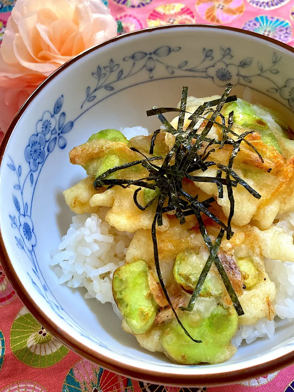 Snapdishの料理写真:☆Chieco☆さんの料理 ★今日のお弁当★

✴️そら豆と桜えびのかき揚げ丼|ringonamaさん