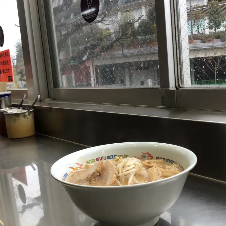 Snapdishの料理写真:＃ラーメン　＃連続　で　＃朝から　＃ホープ軒|Hajime Sakaiさん