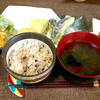 Snapdishの料理写真:天ぷら朝食|akihuyuさん